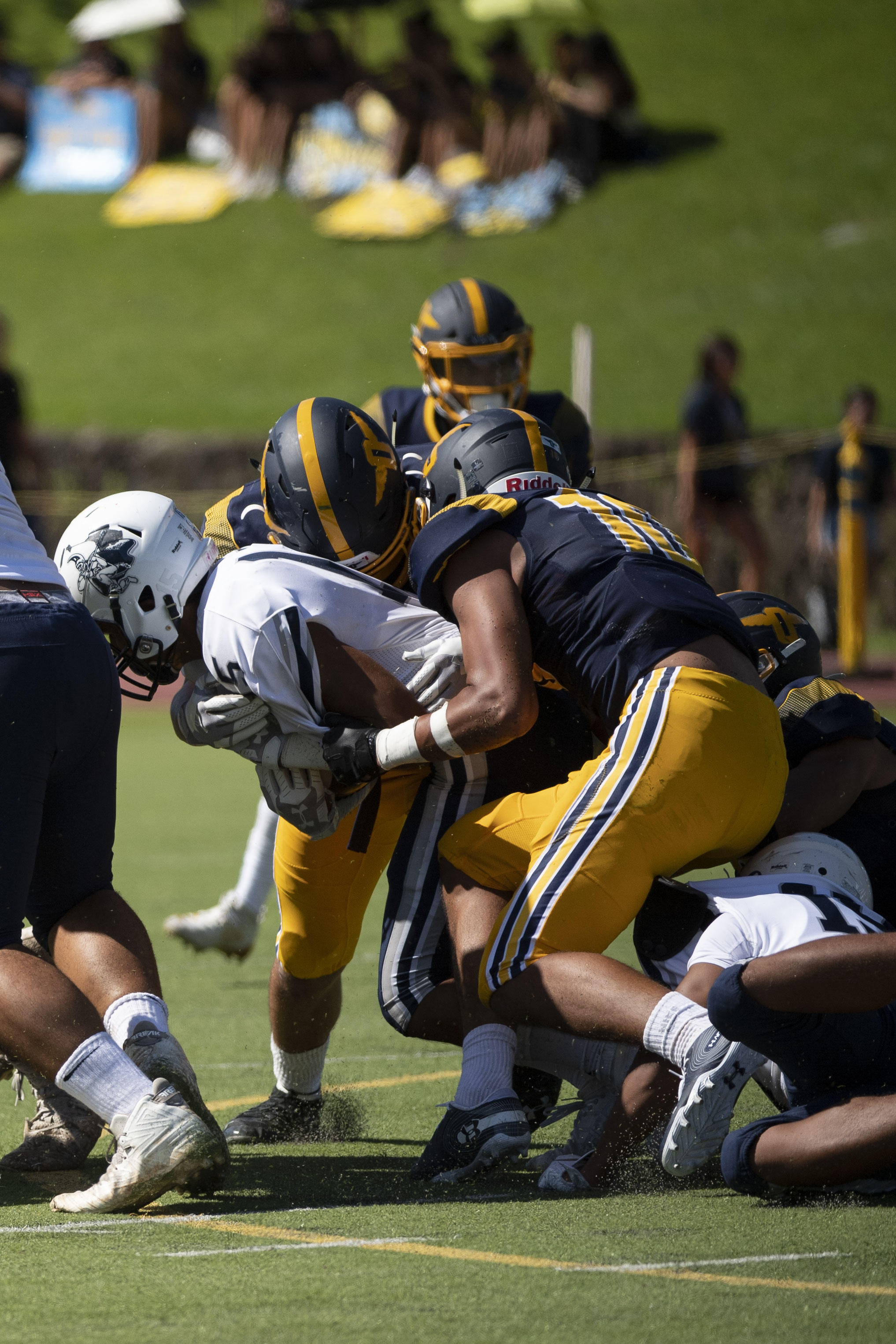 Football Team Scores Win Over Kamehameha Punahou School