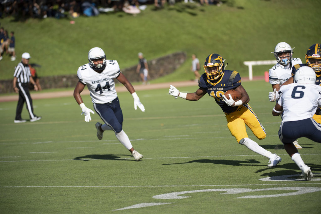 Football Team Scores Win Over Kamehameha Punahou School