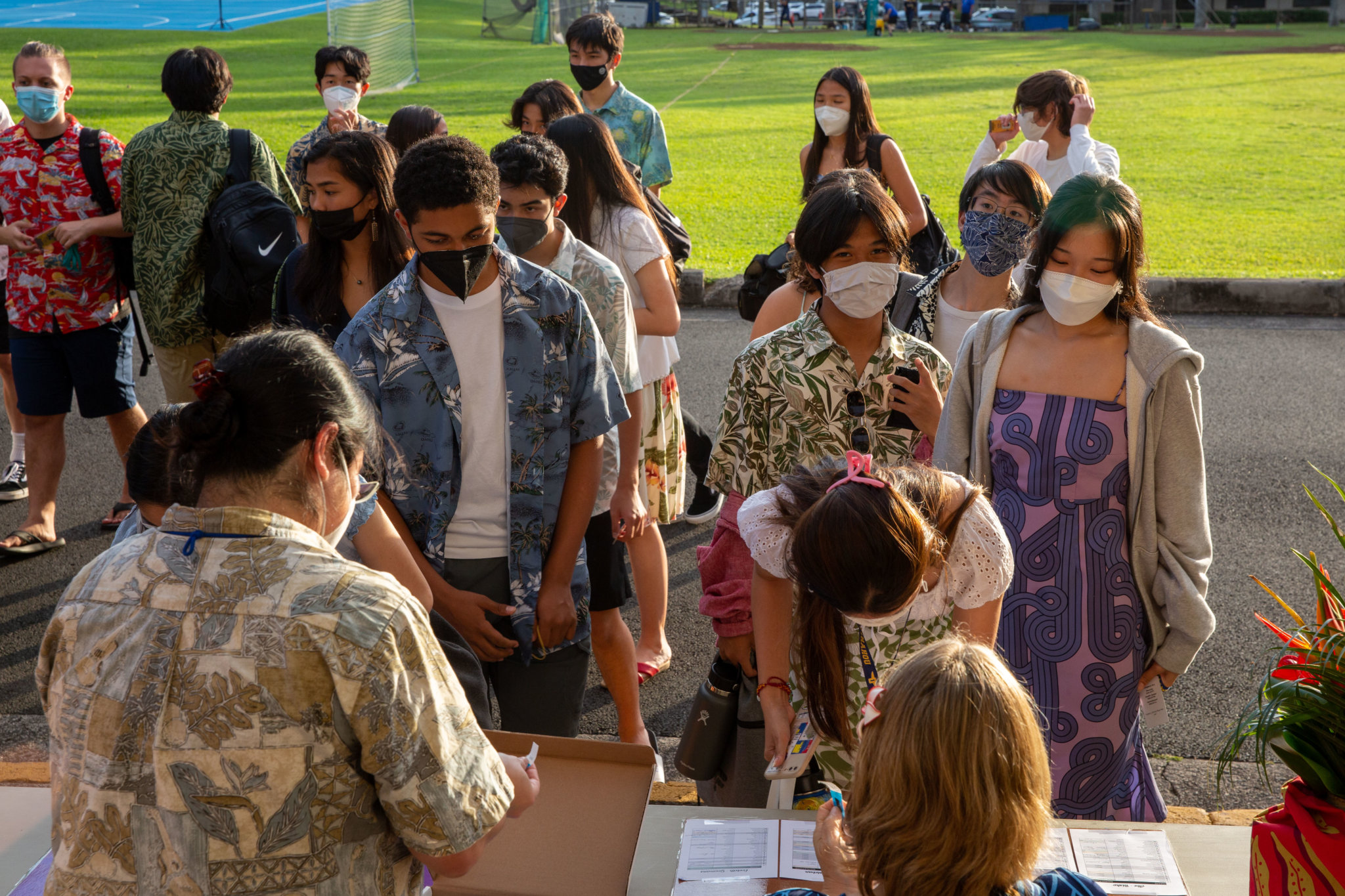 Class of 2024 Celebrates Sophomore Lū‘au Punahou School