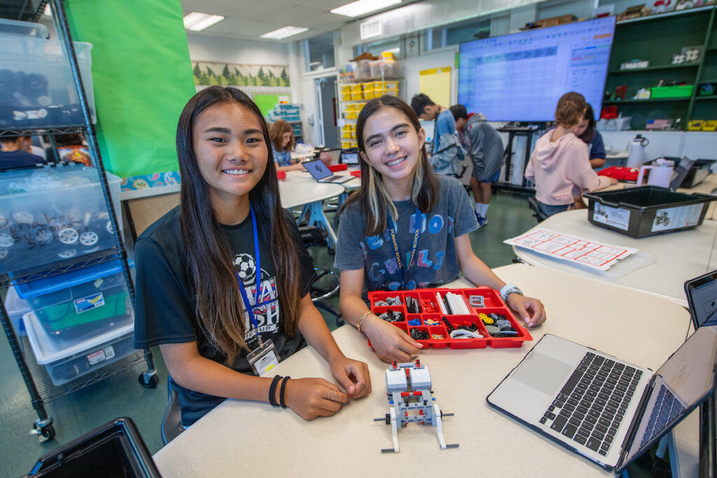 Robotics at Play in Middle School - Punahou School