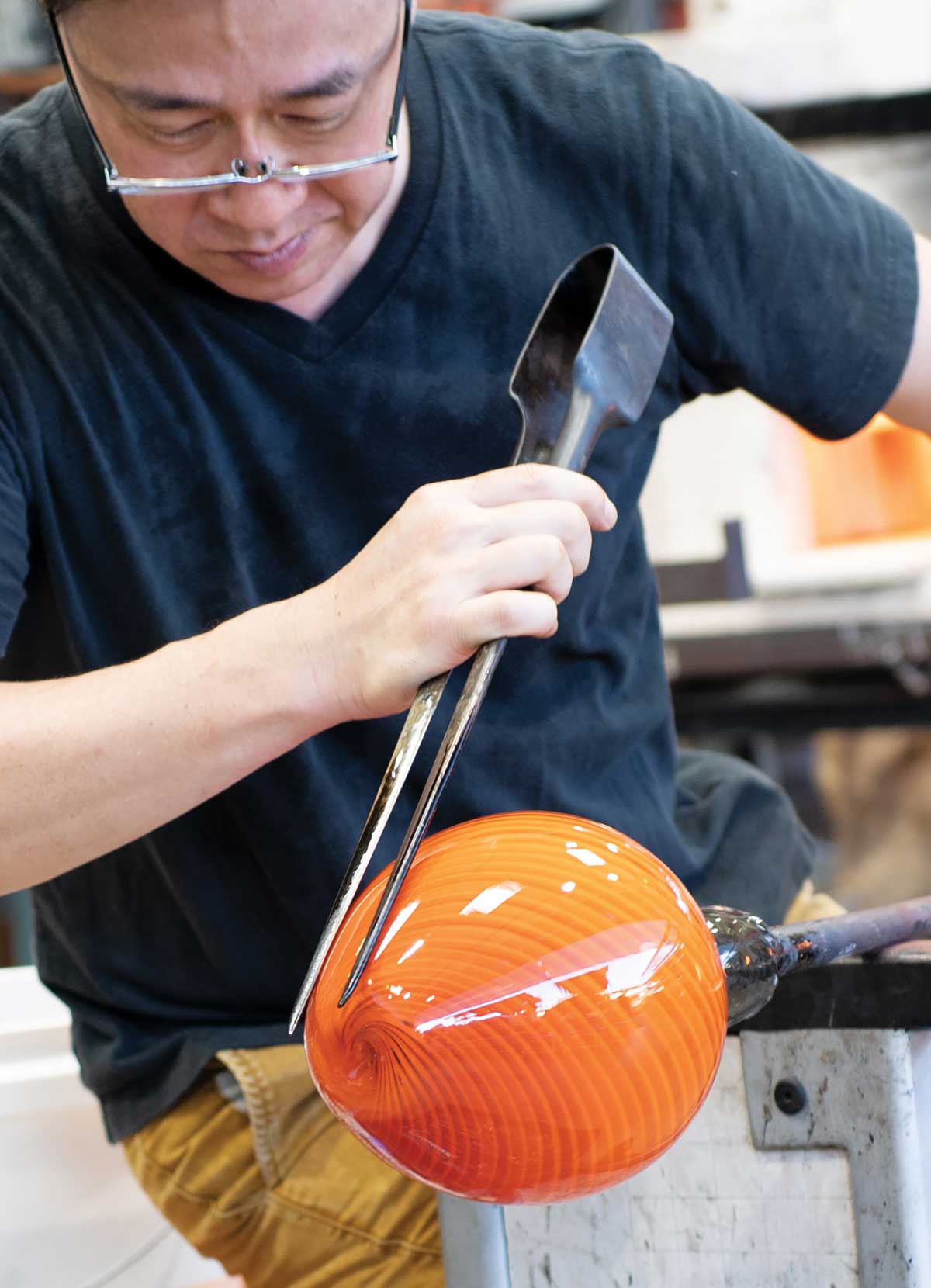 Carrying the Torch for Scientific Glassblowing
