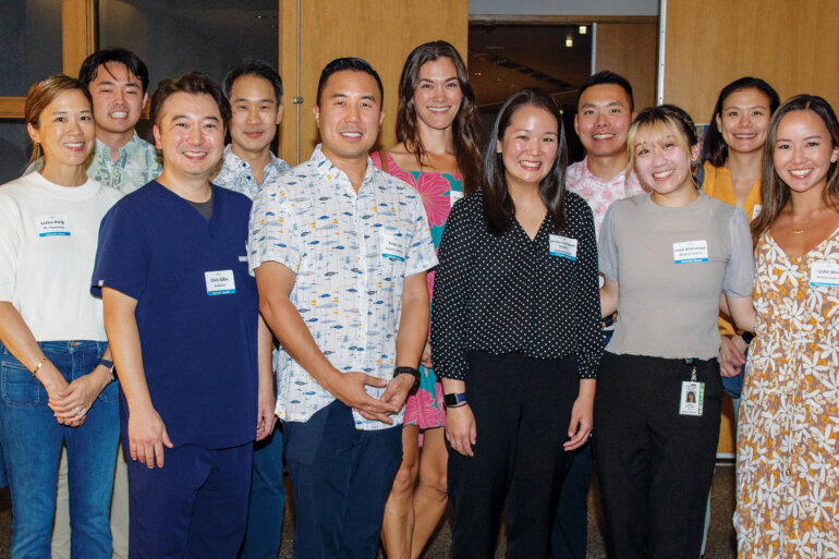 20 alumni panelists at the Punahou Alumni Healthcare Spotlight event