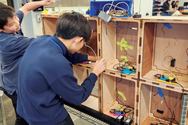 Punahou seventh graders